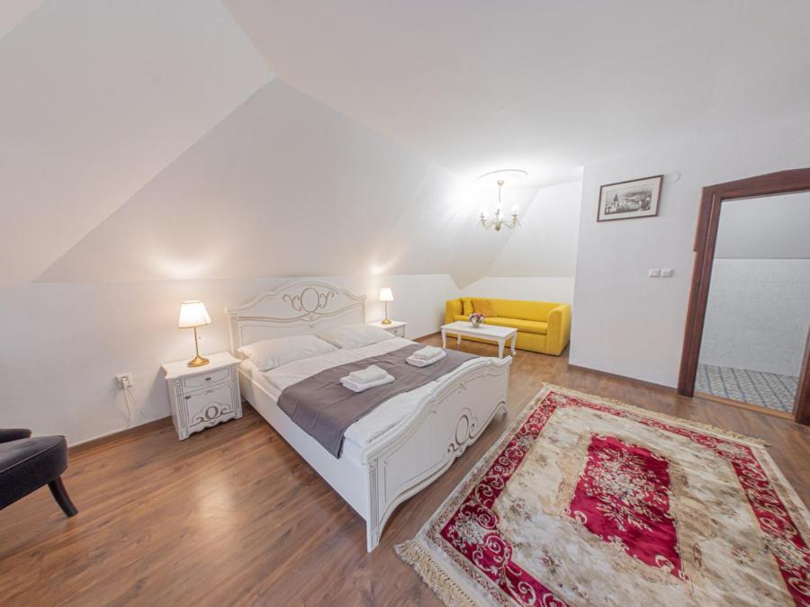 Hotel Salamander - Garni Банска-Штьявница Экстерьер фото