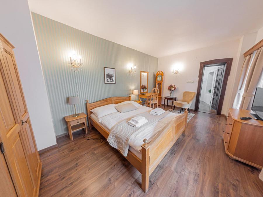 Hotel Salamander - Garni Банска-Штьявница Экстерьер фото