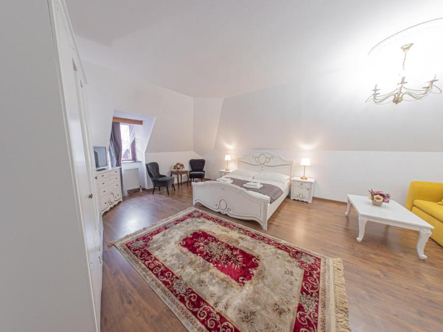 Hotel Salamander - Garni Банска-Штьявница Экстерьер фото
